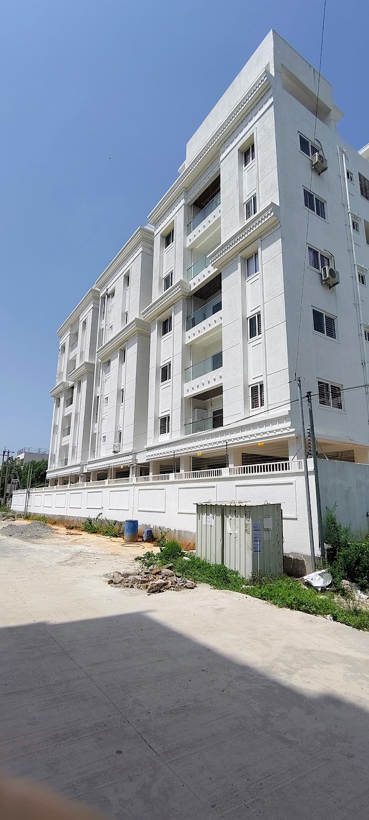 THE WHITE HOUSE — Mallampet, Hyderabad